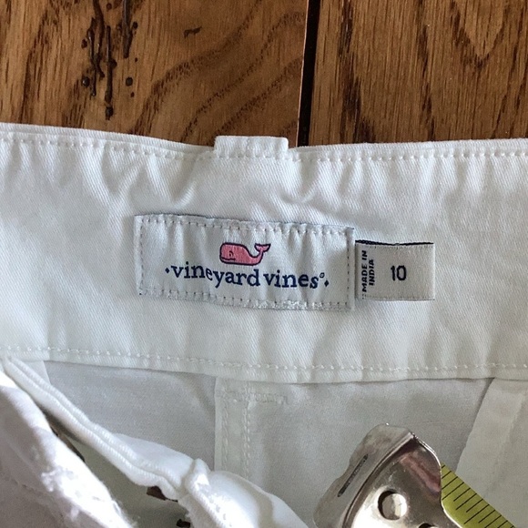 Vineyard Vines White Shorts SZ 10 Like new without tags - Picture 4 of 10